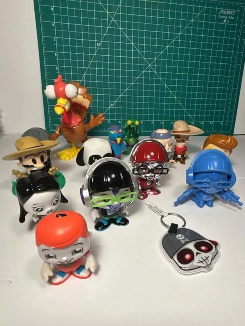 FGTeeV Mystery Mini Figure Lot of 12 Assorted Figures and Keychain Bonkers Toys